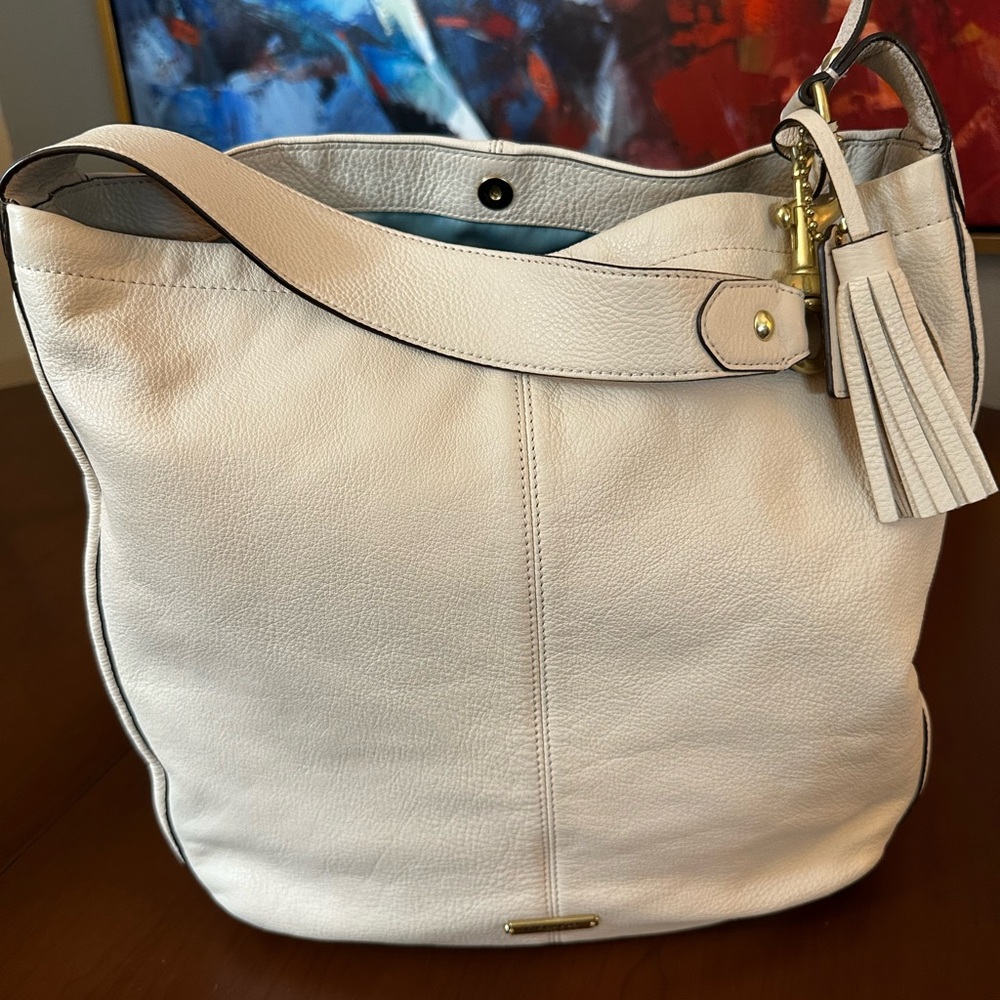Gorgeous Cream Authentic Coach Leather Bag with Blue Interior - Picture 6 of 13